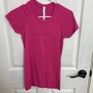 Lululemon swiftly tech short in sonic pink size 4